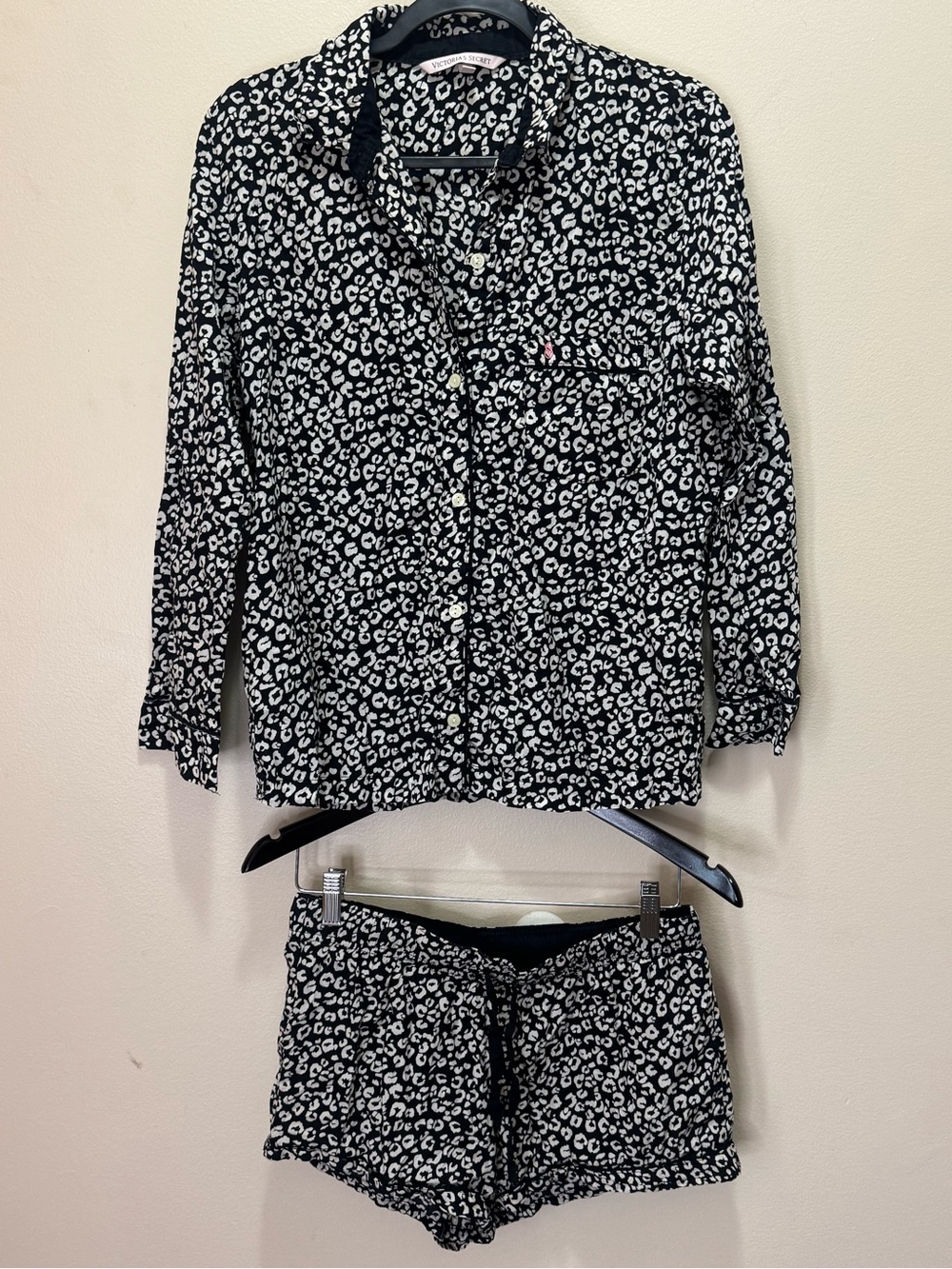 Victoria's Secret Black & White Leopard Print Pajama Set